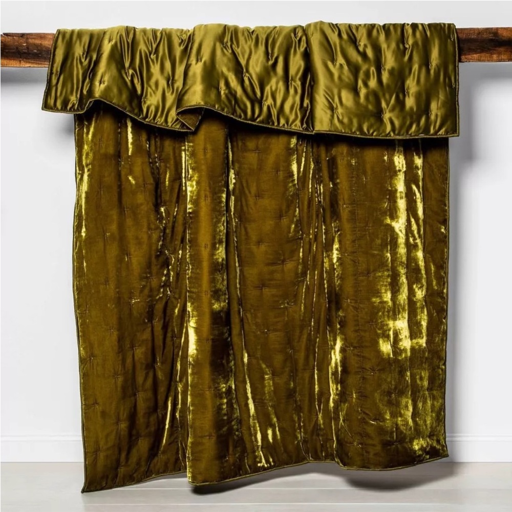 Opalhouse moss green tufted velvet quilt full queen new